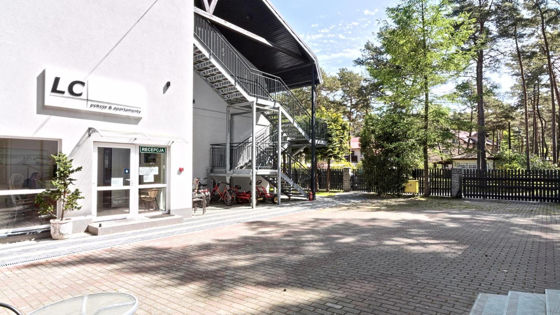 Lc Pokoje & Apartamenty ポビエロボ エクステリア 写真
