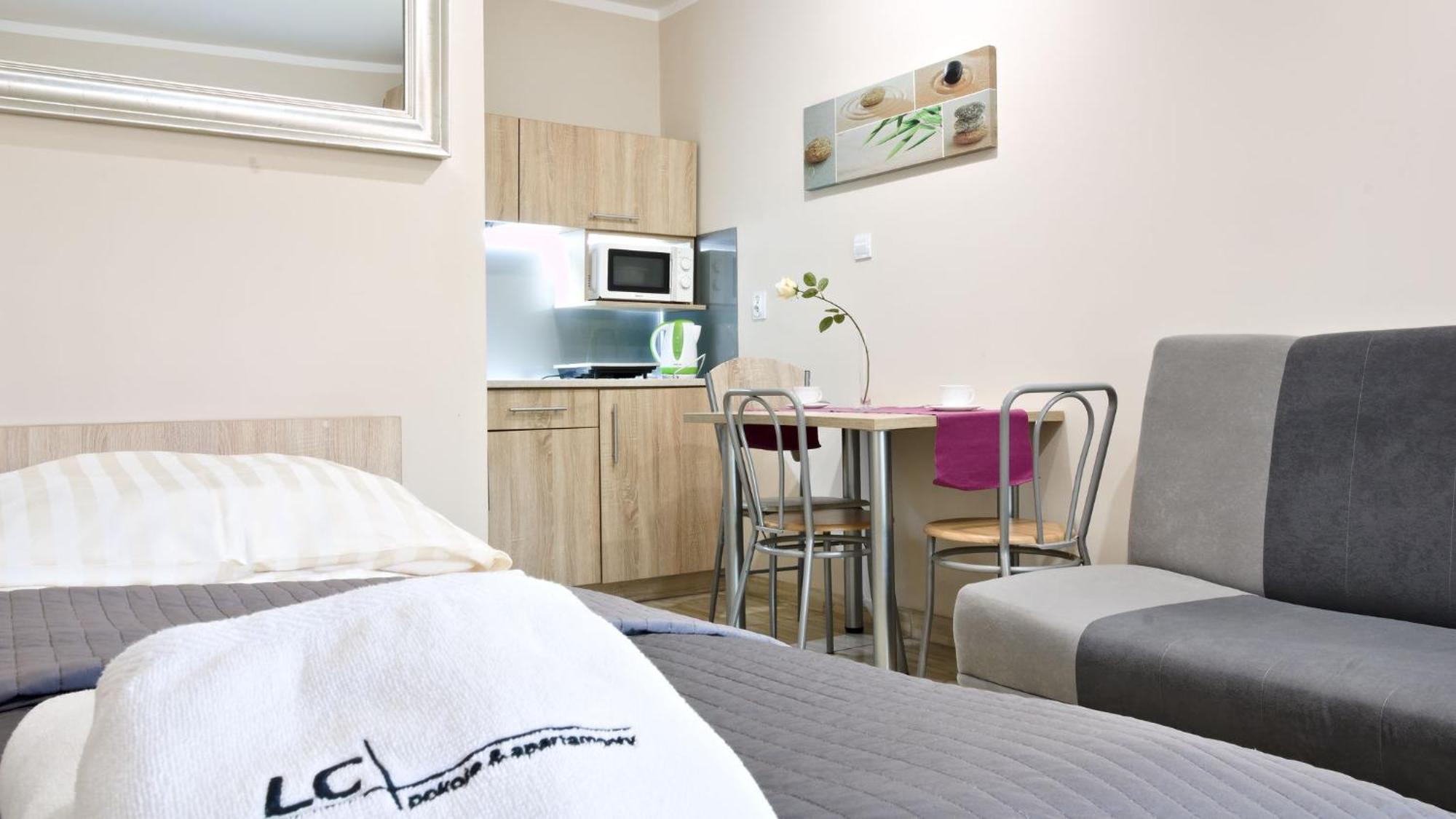 Lc Pokoje & Apartamenty ポビエロボ エクステリア 写真