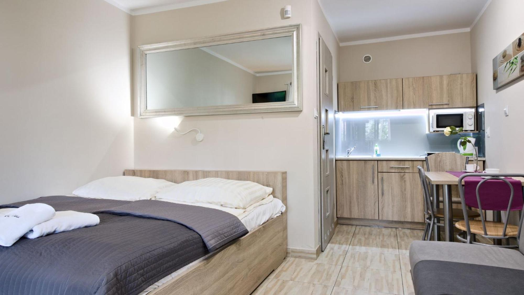 Lc Pokoje & Apartamenty ポビエロボ エクステリア 写真
