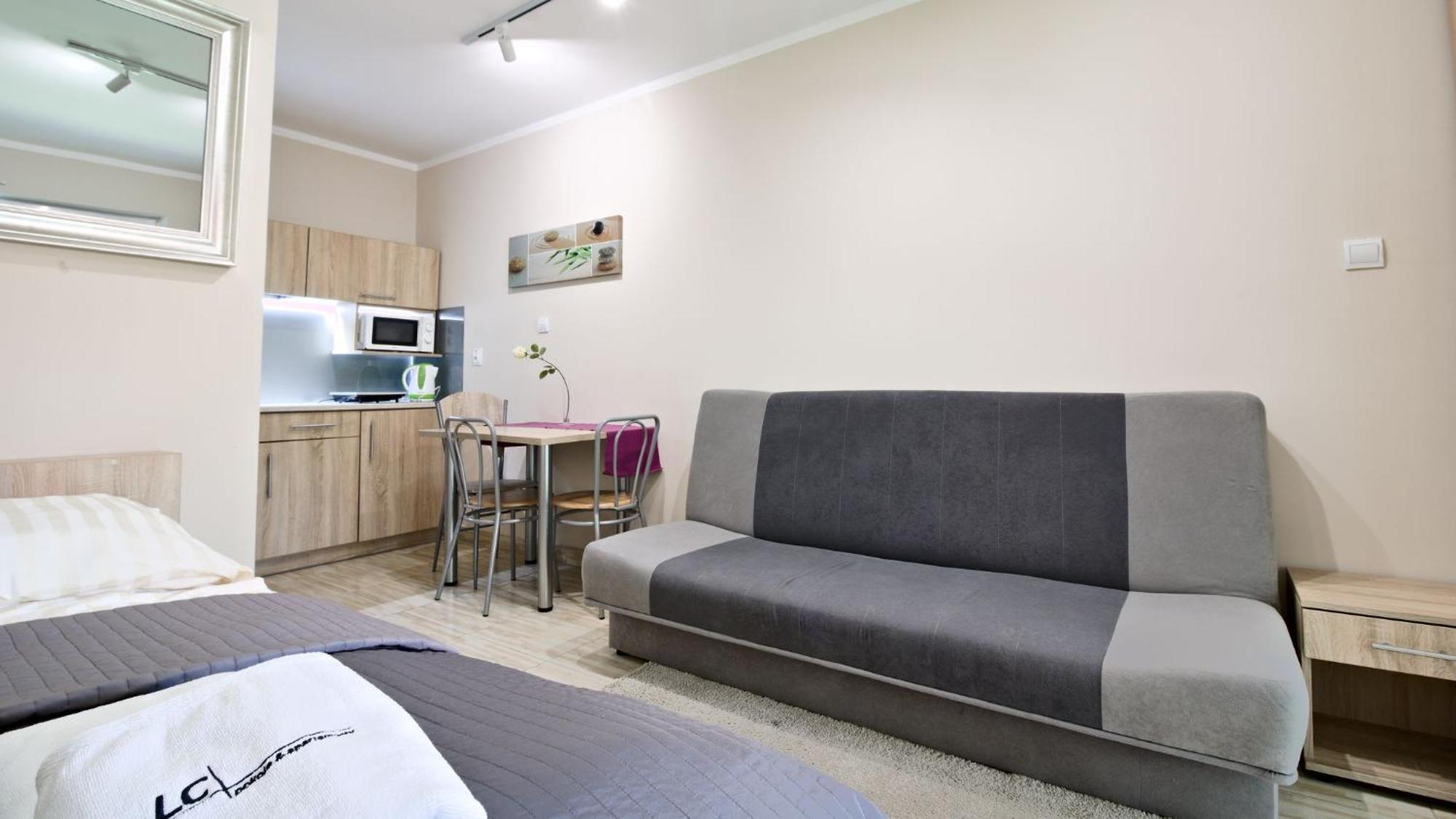 Lc Pokoje & Apartamenty ポビエロボ エクステリア 写真