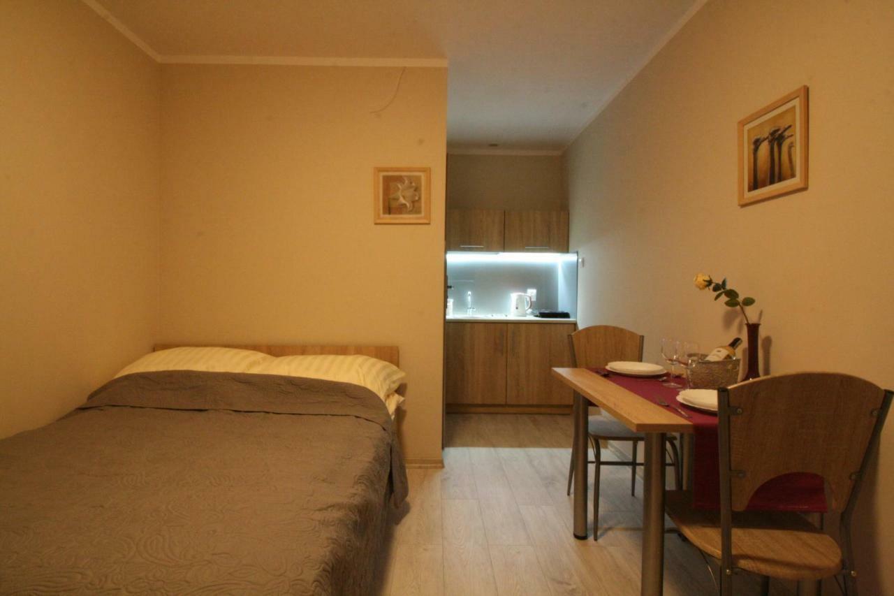 Lc Pokoje & Apartamenty ポビエロボ エクステリア 写真