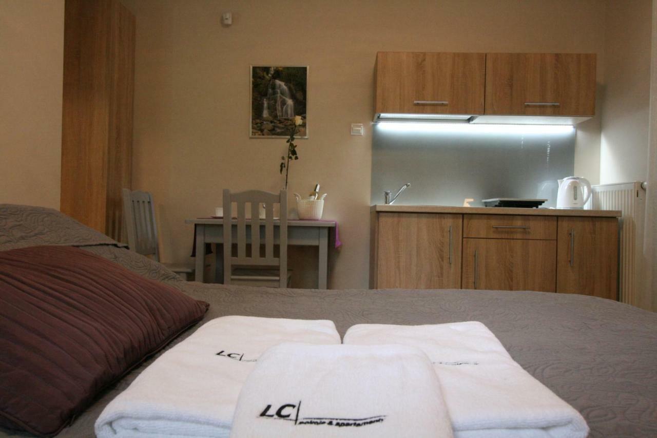 Lc Pokoje & Apartamenty ポビエロボ エクステリア 写真